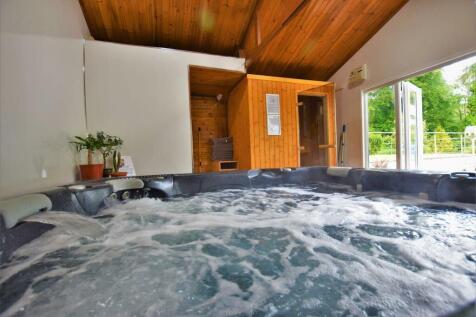 LEISURE SUITE