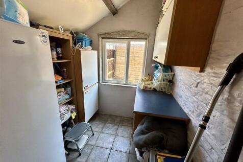 OFF THE KITCHEN - FORMER LLAETHDY/PANTRY