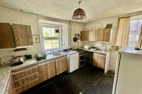 REAR KITCHEN