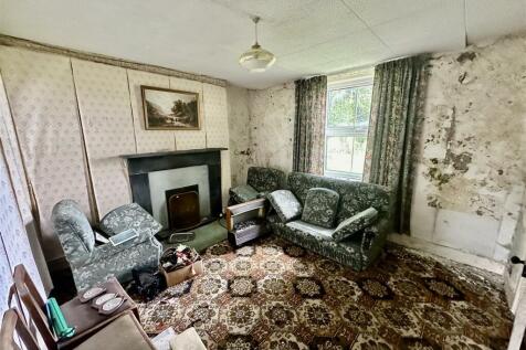 FRONT LIVING ROOM