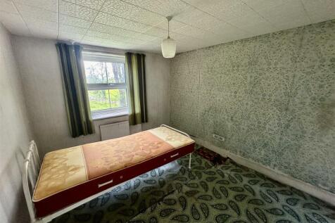 FRONT BEDROOM 5