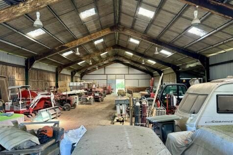 Multi Purpose Barn/Indoor Riding School