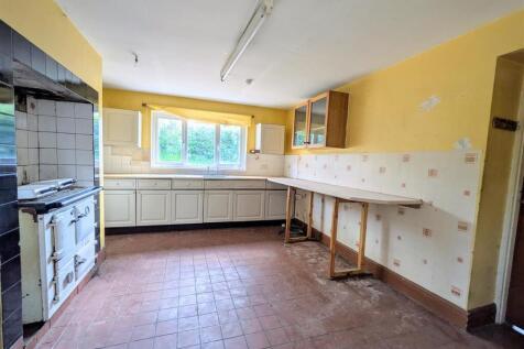 Maesyrhiw kitchen 2.jpg