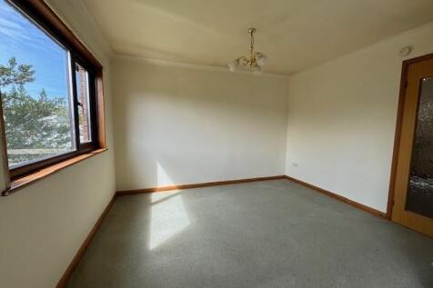 OPEN PLAN DINING AREA