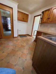 Tara Kitchen 2.jpg