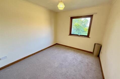 REAR BEDROOM 2