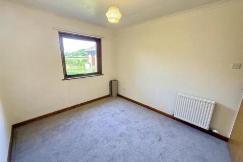 REAR BEDROOM 2