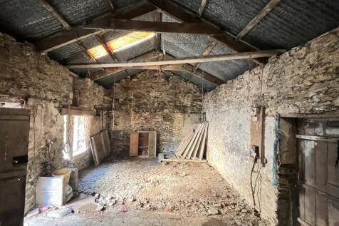trad barn internal.JPG