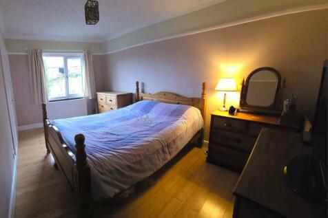 REAR BEDROOM 1