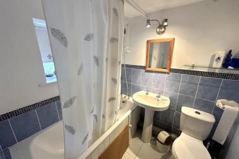 BATHROOM off