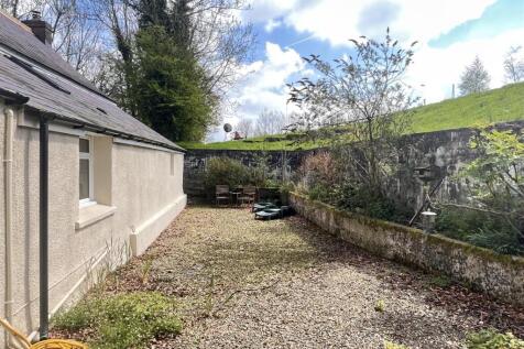 rear patio.JPG