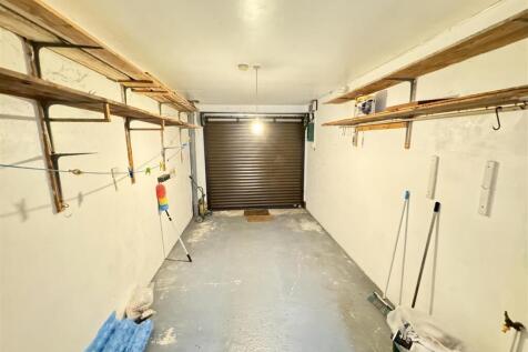 INTEGRAL GARAGE