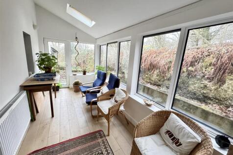 REAR SUN LOUNGE