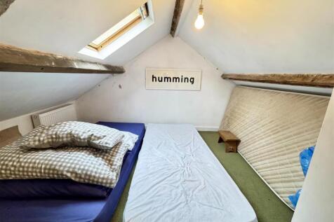 LOFT BEDROOM 5