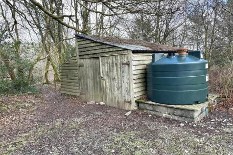 EXTERNAL GARAGE / WORKSHOP