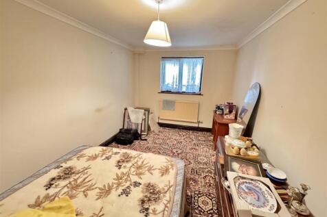 BEDROOM/OFFICE