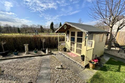 SUMMER HOUSE