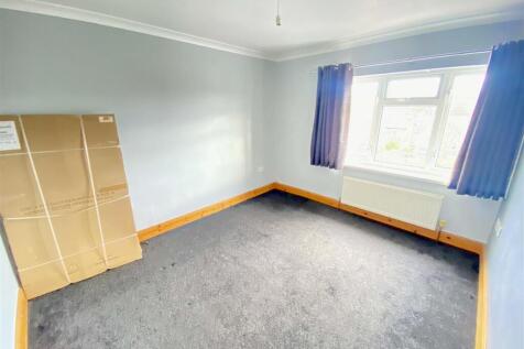 REAR BEDROOM 4