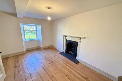 SITTING ROOM/BEDROOM 3