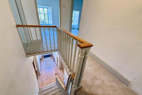 FIRST FLOOR - FEATURE LANDING