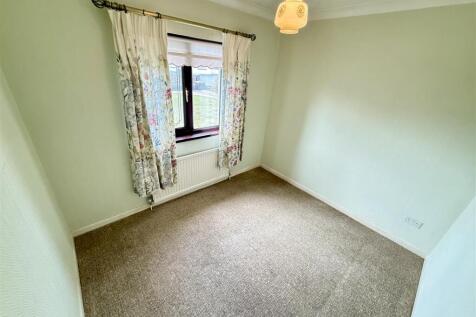 FRONT BEDROOM 2