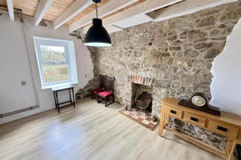 SITTING ROOM/GROUND FLOOR BEDROOM 4