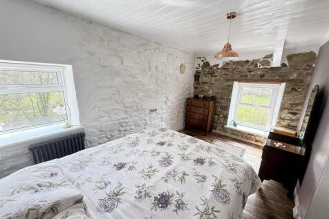 FRONT BEDROOM 1