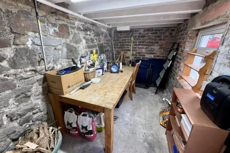 CELLAR/WORKSHOP ROOM
