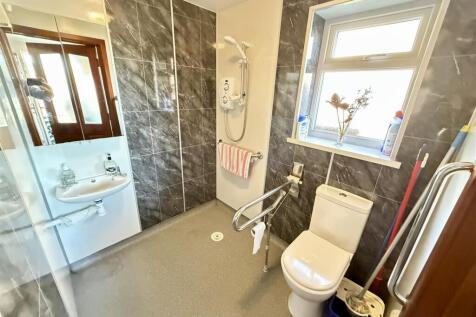 SHOWER/WET ROOM