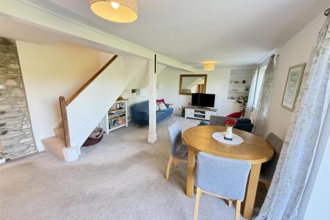 Feature living room