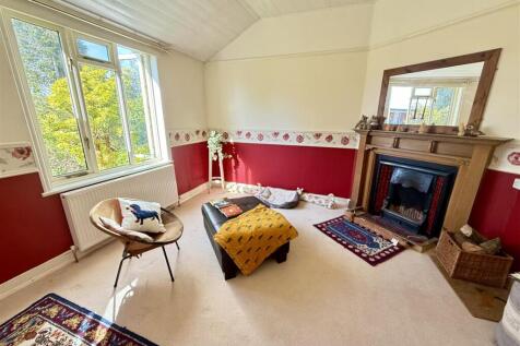 Sitting room/ Bedroom 4
