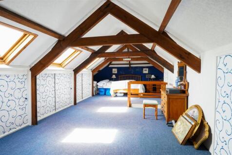 LOFT ROOM/BEDROOM 4