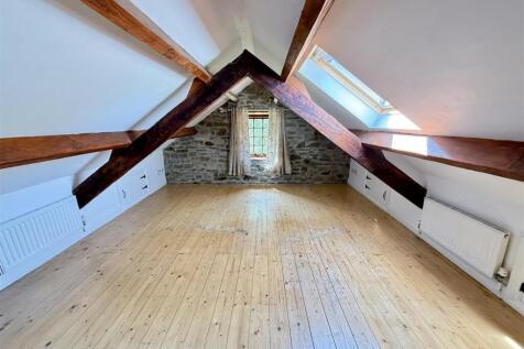 Mezzanine loft area