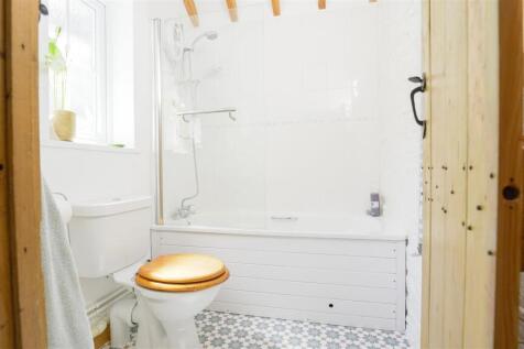 Downstairs bathroom.jpg