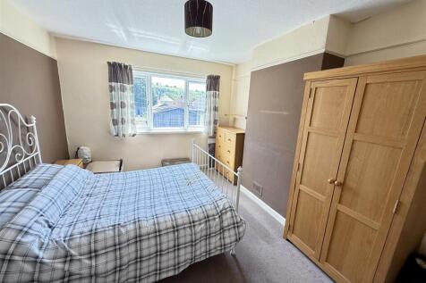 FRONT BEDROOM 1