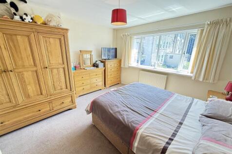 REAR BEDROOM 2