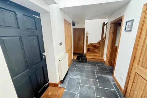 REAR HALLWAY