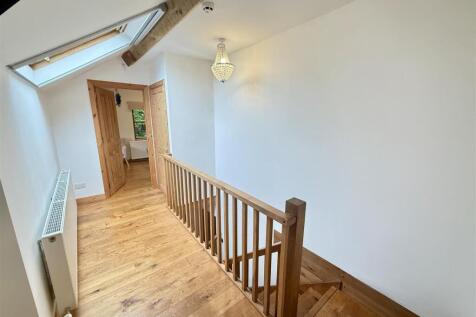 FIRST FLOOR - ACCESS VIA OAK STAIRCASE
