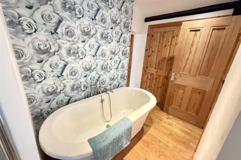 MAIN FRONT BEDROOM 1