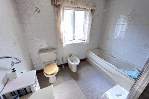 bathroom.JPEG
