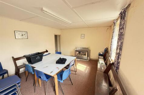 RECEPTION/MEETING ROOM