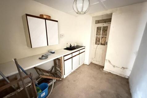 REAR KITCHEN