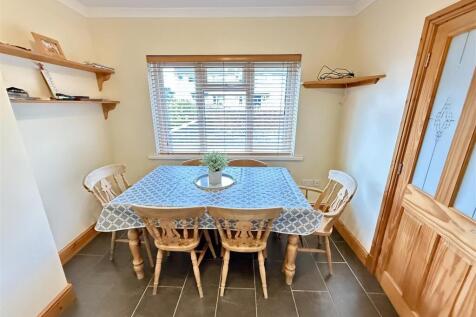 FRONT DINING AREA