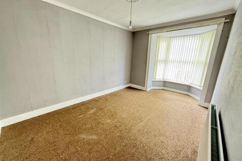 FRONT BEDROOM 1