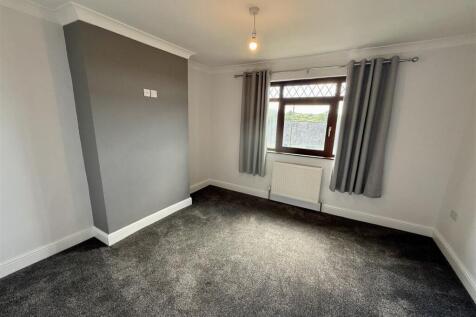 Front Double Bedroom