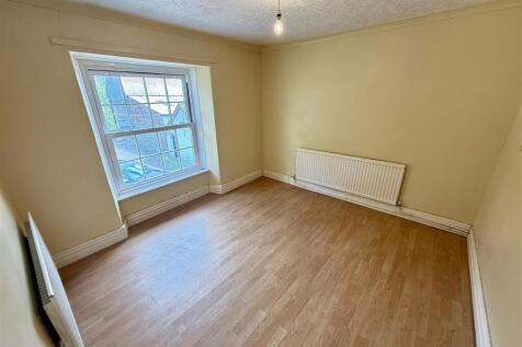 FRONT BEDROOM 1