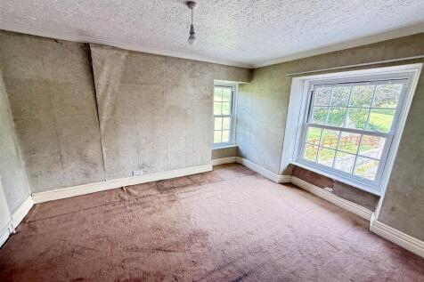 FRONT BEDROOM 3