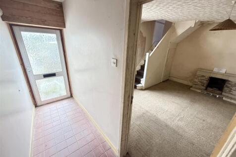 SELF CONTAINED LIVING UNIT