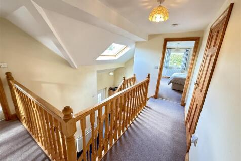 FIRST FLOOR - GALLERIED LANDING