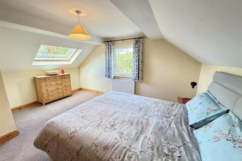 REAR BEDROOM 1